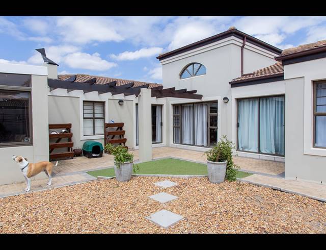 4 BEDROOM FREEHOLD SOLD IN PARKLANDS